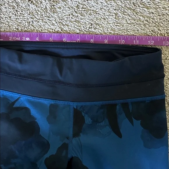 Lululemon Athletica Leggings - Picture 2 of 8